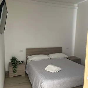 https://villa-milano-apt-n-5.italymilanhotels.net